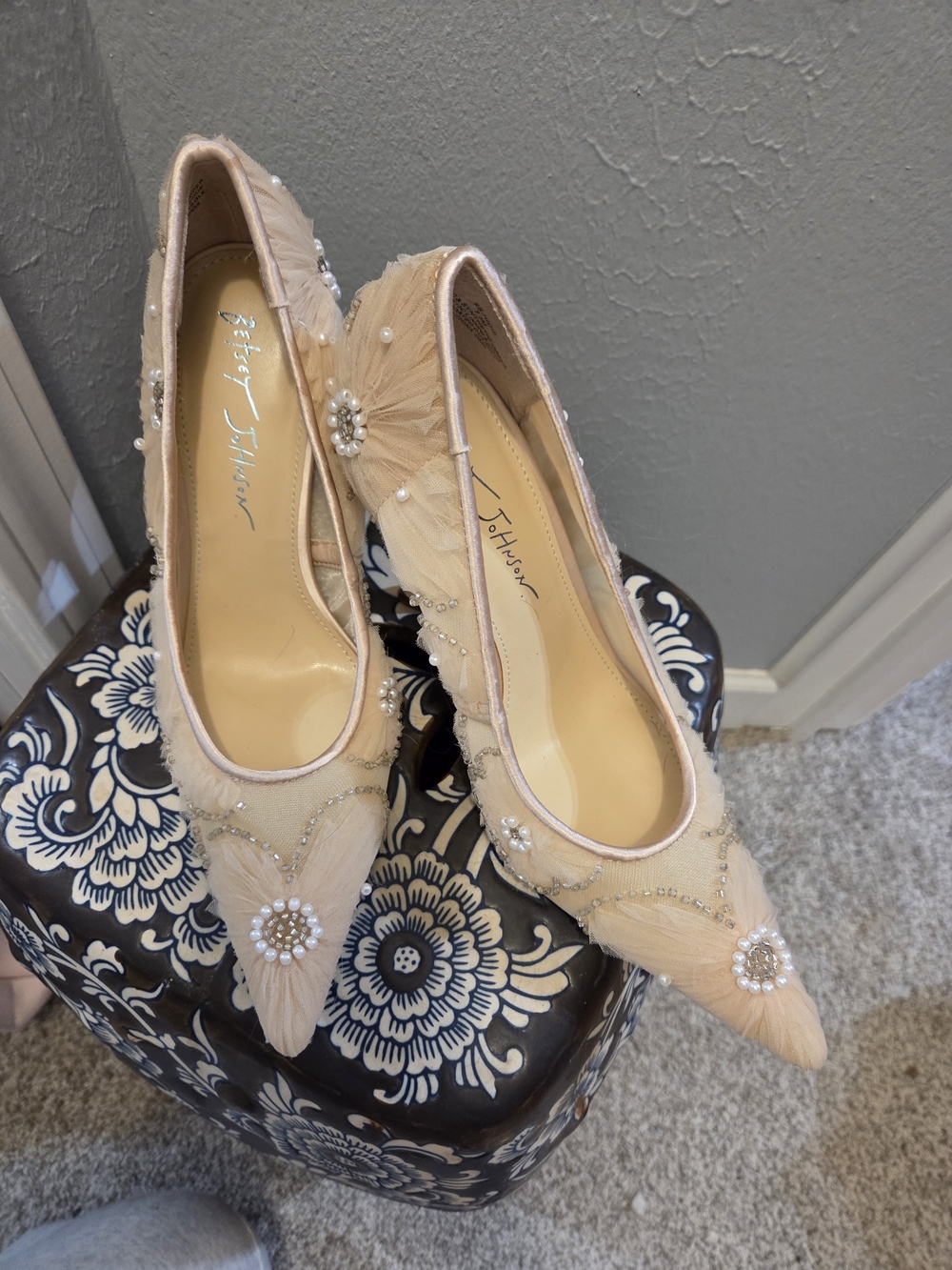 Betsey Johnson Roxie Nude Heels 7.5 - Picture 2 of 2